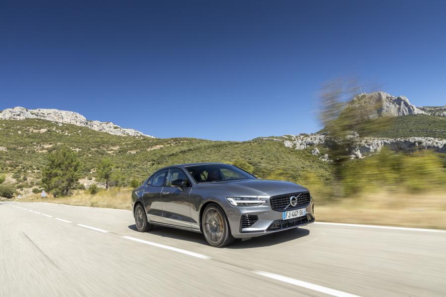  Volvo S60 T8 Polestar Engineered 2018 года  (WW) (фото 28 из 51)
